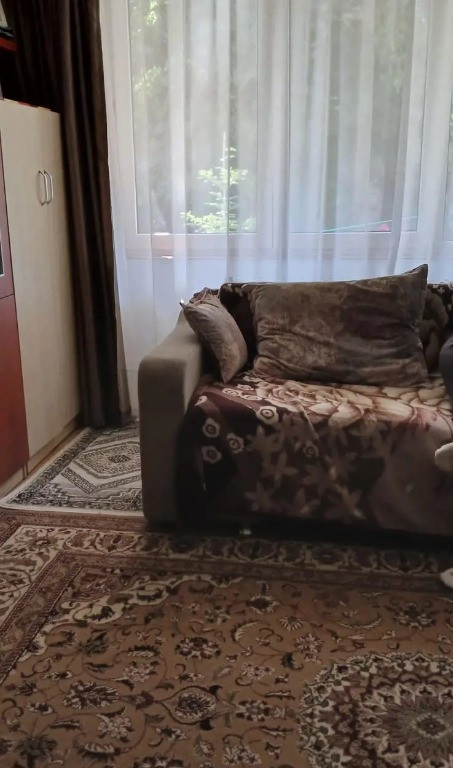 Apartament Cu 3 Camere Semidecomandate - Parter - Zona Areni