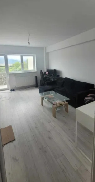 Apartament 3 camere, decomandat - zona Tractorul