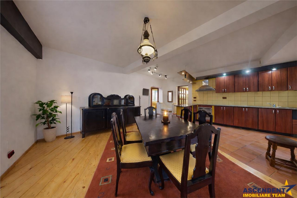 Volum arhitectural remarcabil:Rezidential Sediu firma,Clini