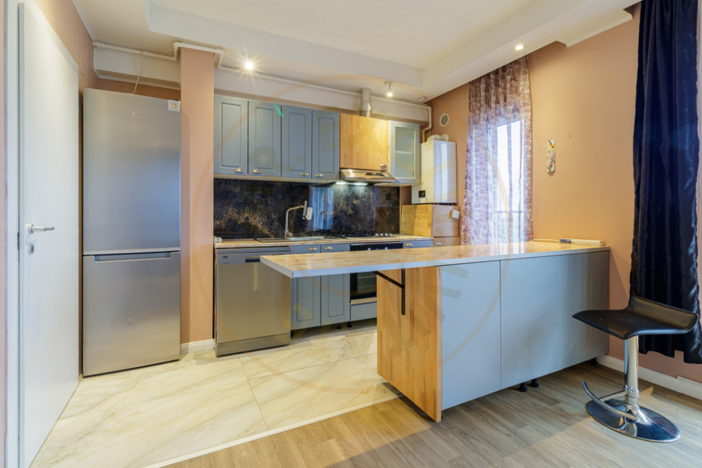 Apartament 3 camere Cosmopolis - Vedere libera