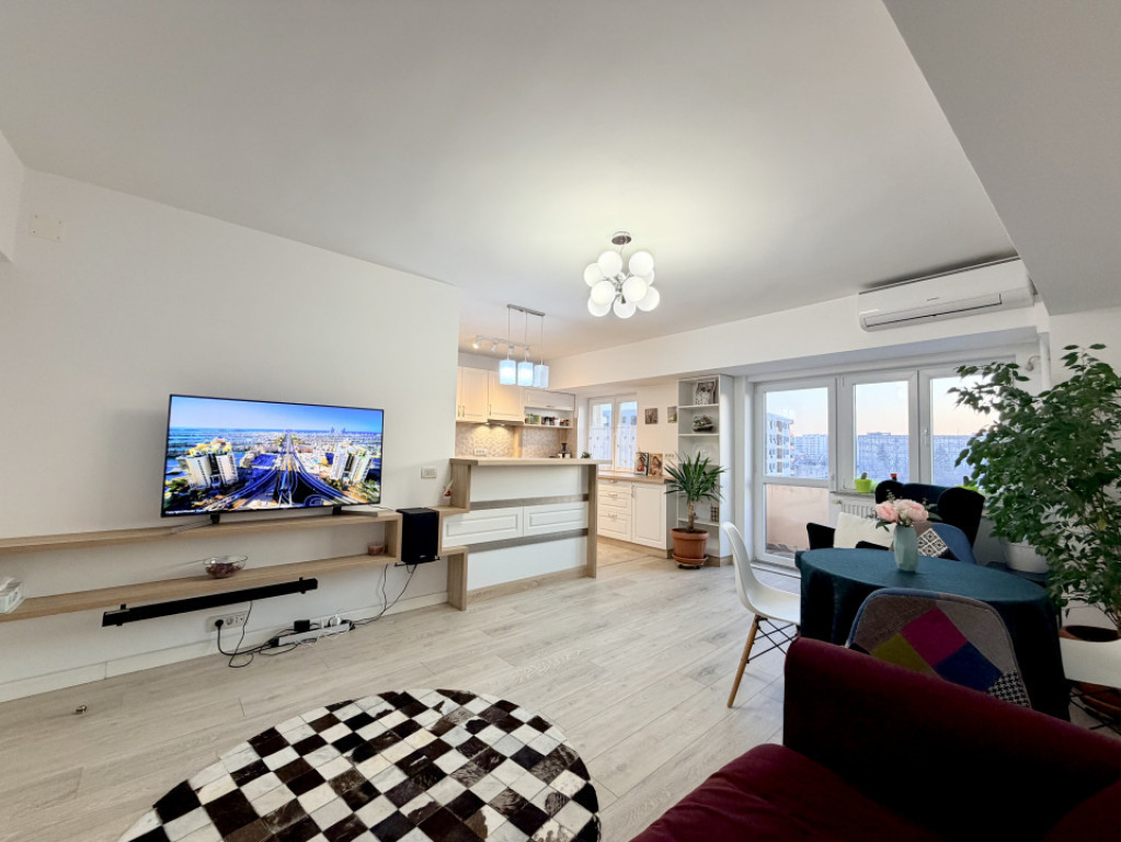 Apartament renovat recent, mobilat complet în Piața Alba