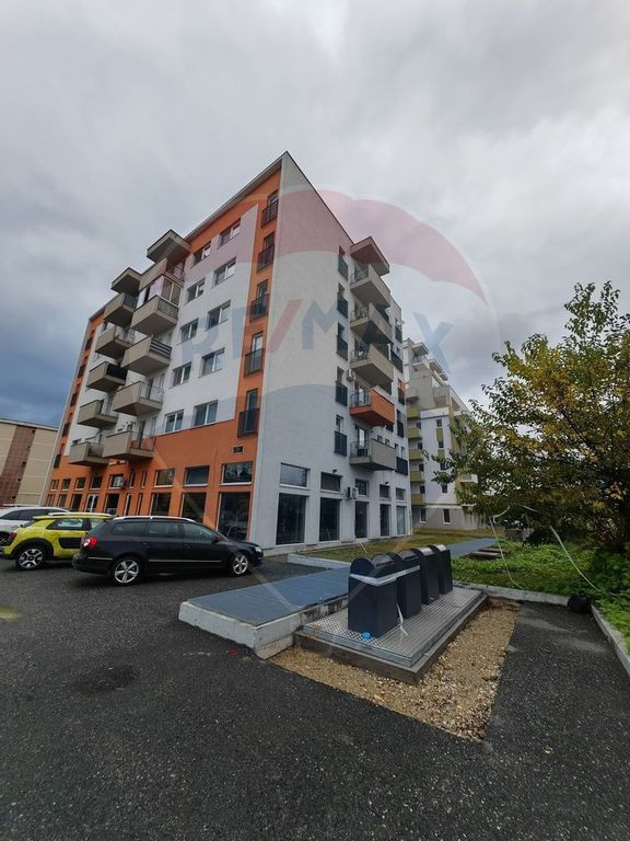 Apartament cu 2 camere cu parcare securizata în zona Rep...