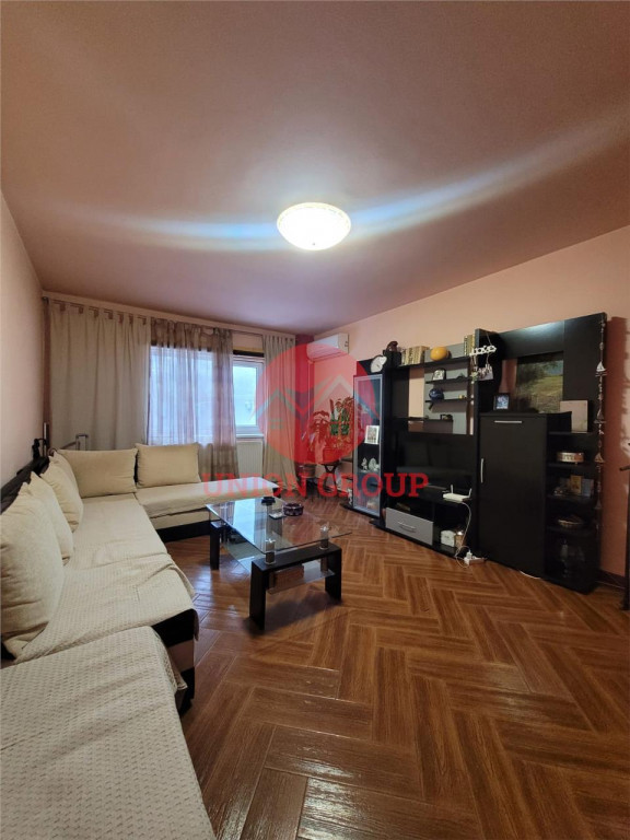 Apartament 3 camere Decomandat, Etaj 1, Zona Poarta 6