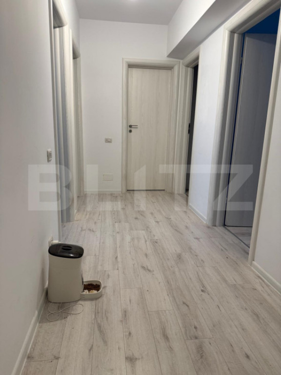 Apartament 3 camere, 76 mp + balcon 5 mp, 2 bai, zona Tracto