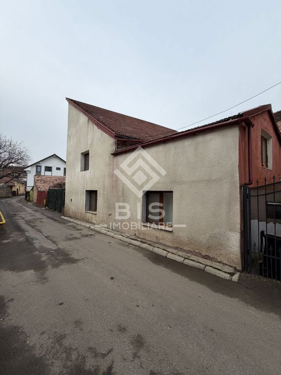 Casa de vanzare - zona Centru