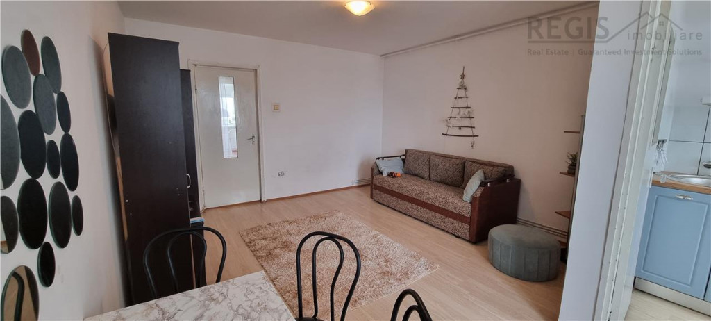 Garsoniera spatioasa 40 mp zona Saturn