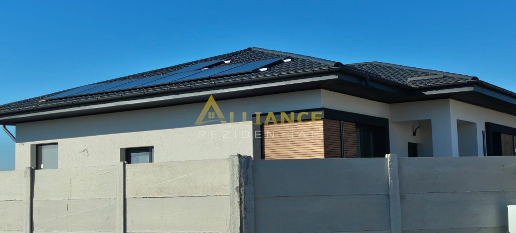 Casa individuala - 4 camere - 2 bai - in apropiere de STV