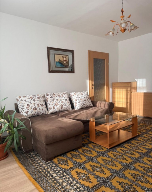 Apartament cu 2 camere 55 mp, etaj intermediar, bloc cu lift