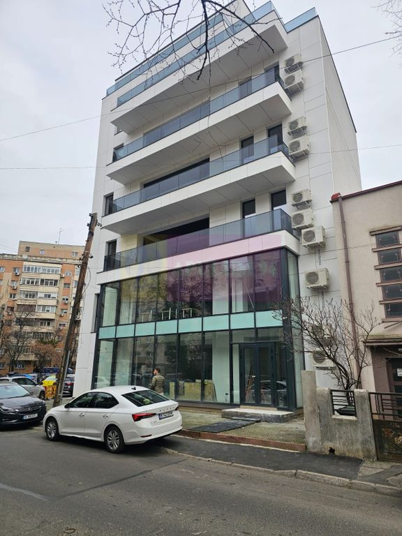 Inchiriere spatiu comercial in zona Marriott-13 Septembrie