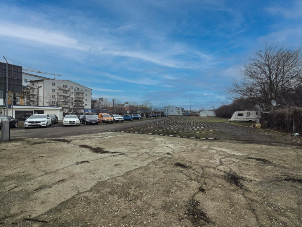 Oportunitate de Investiție – Casă Duplex în Complexul R