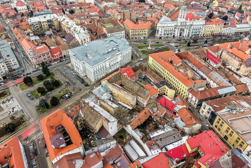 Clădire ultracentrală Arad | lângă Teatru | NU este M...