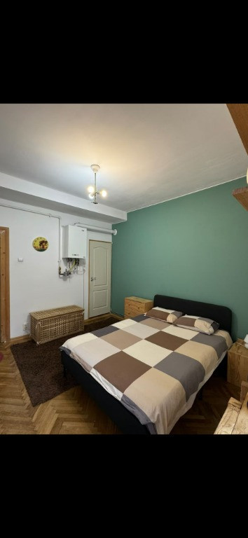 Garsonieră pe Strada Armenească – fără risc seismic, bloc reabilitat!