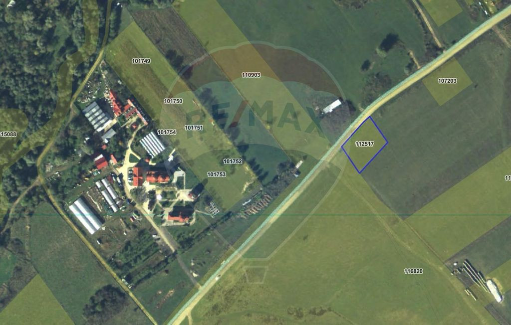 Teren Selimbar langa drumul spre Sopa