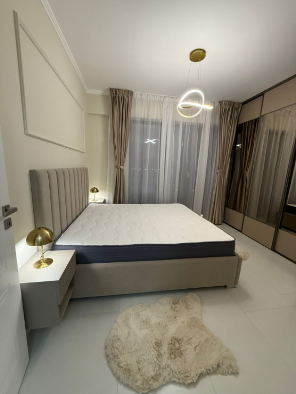 Apartament 2 camere, lux, parcare, zona Vivo