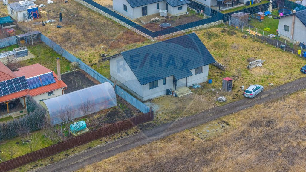 Comision 0% | Casă individuală la gri – Sânpetru, St...