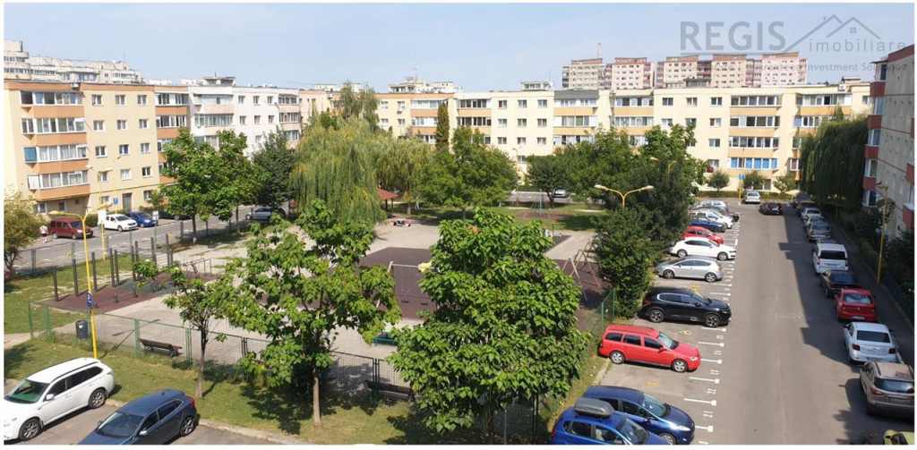 Apartament spatios 4 camere recent renovat Astra