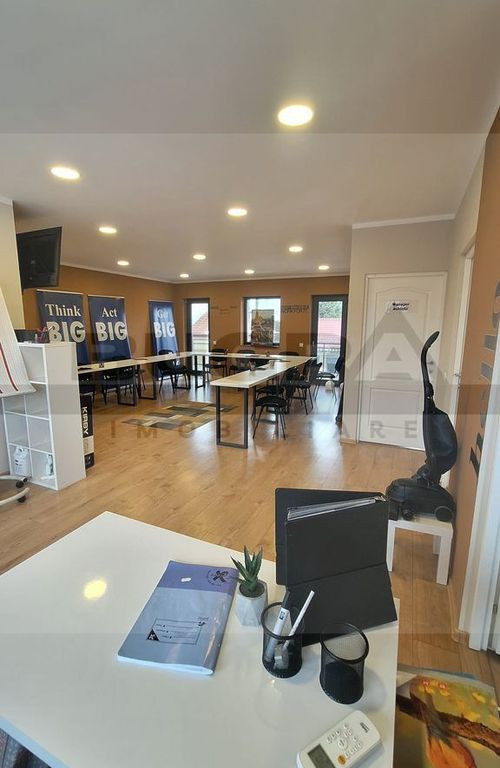 Spatiu de birouri/ apartament de 90mp, parcare, zona Corn...