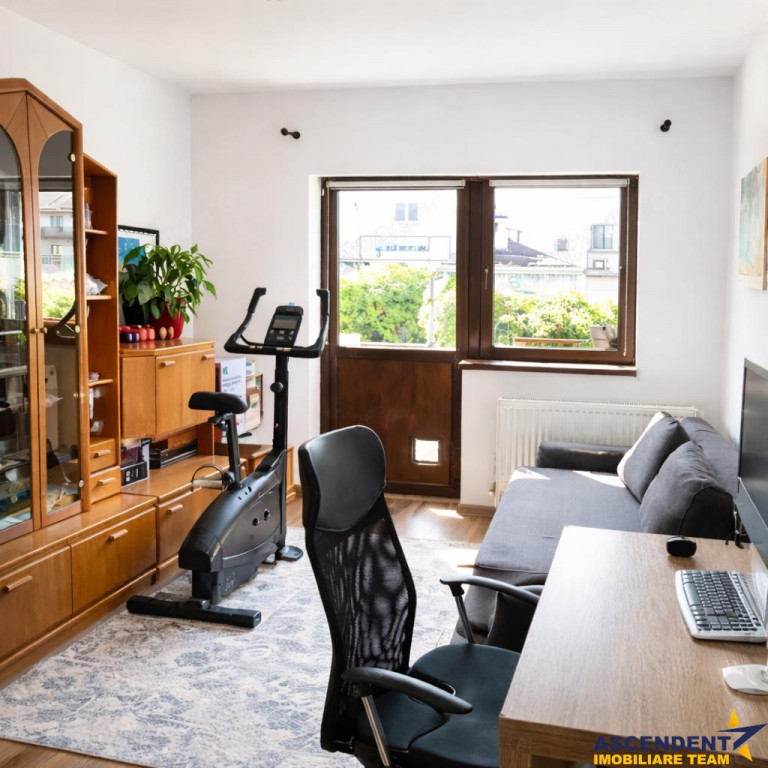 Duplex deosebit cu gradina verde, Dealul Lempes, Sanpetru, B