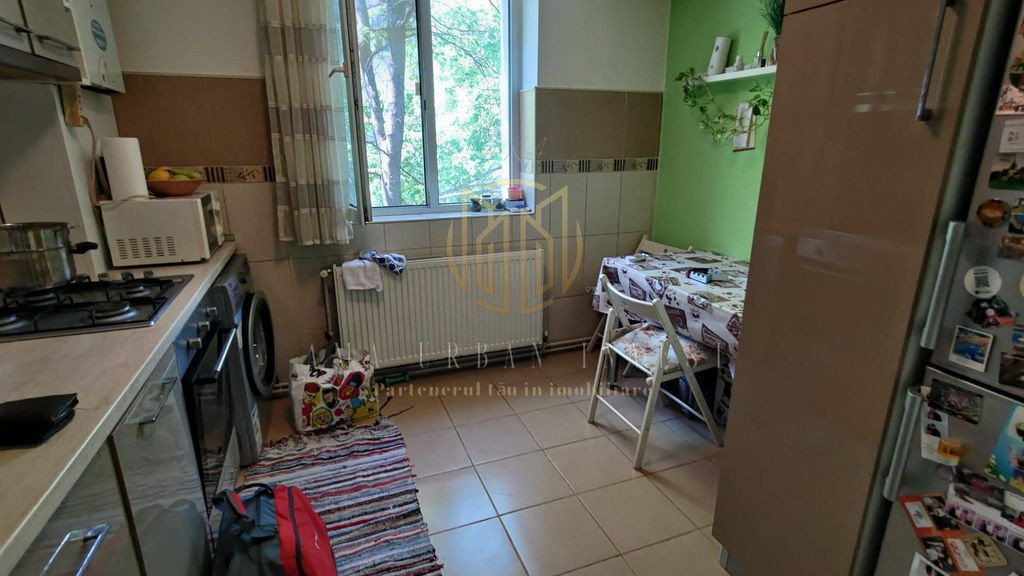 Teiul Doamnei 2 cam 35 mp SU ,cf 2 , an 1965, pet 63000 eur