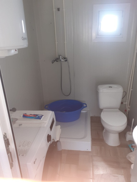 Techirghiol , teren intravilan cu o casuta de vacanta