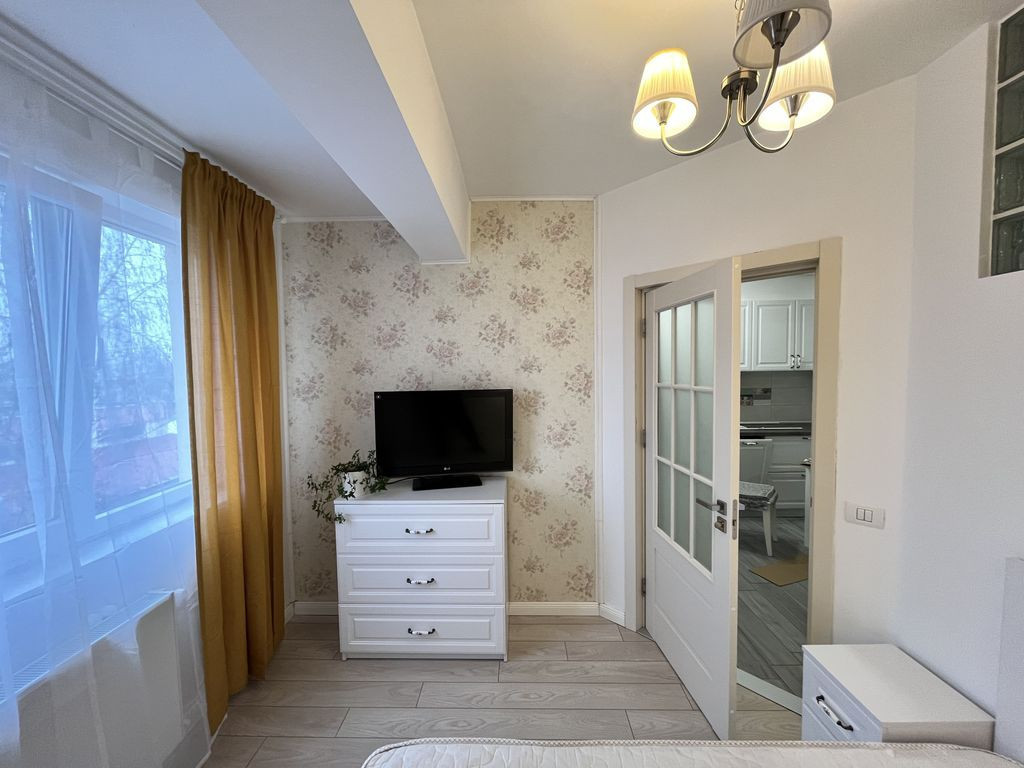 Studio bine compartimentat, parcare, complet mobilat, ren...