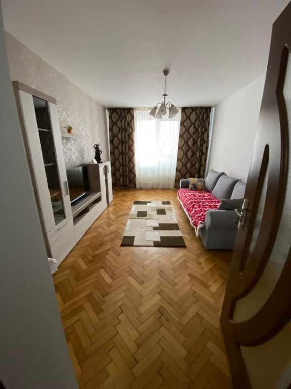 Apartament 3 camere, 68 mp, zona Central