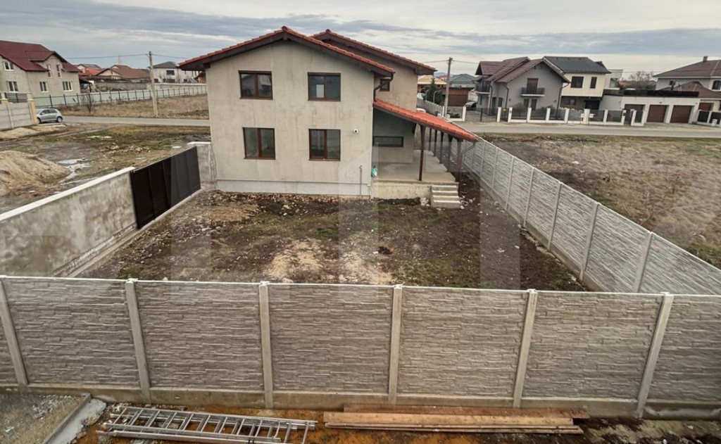 Casă Noua cu etaj, 5cam , 3bai, Terasa de 30mp, semifinisat