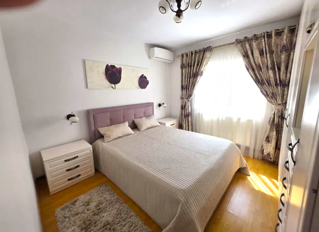 Apartament 4 camere Etaj 1 Central