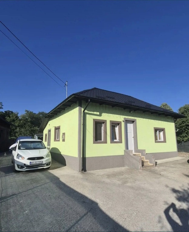 Casă de vânzare în comuna Băiculesti. sat Tutana, judet Arges