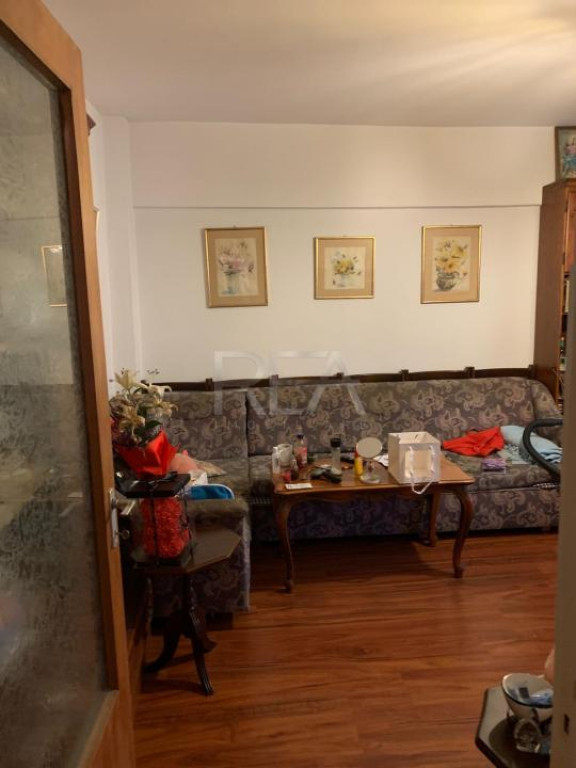 2 camere Dacia decomandat, et. 5, an 1982, metrou, 51 mp