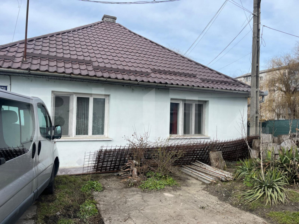 Teren de 908 mp cu 2 case, zona Kaufland Sud