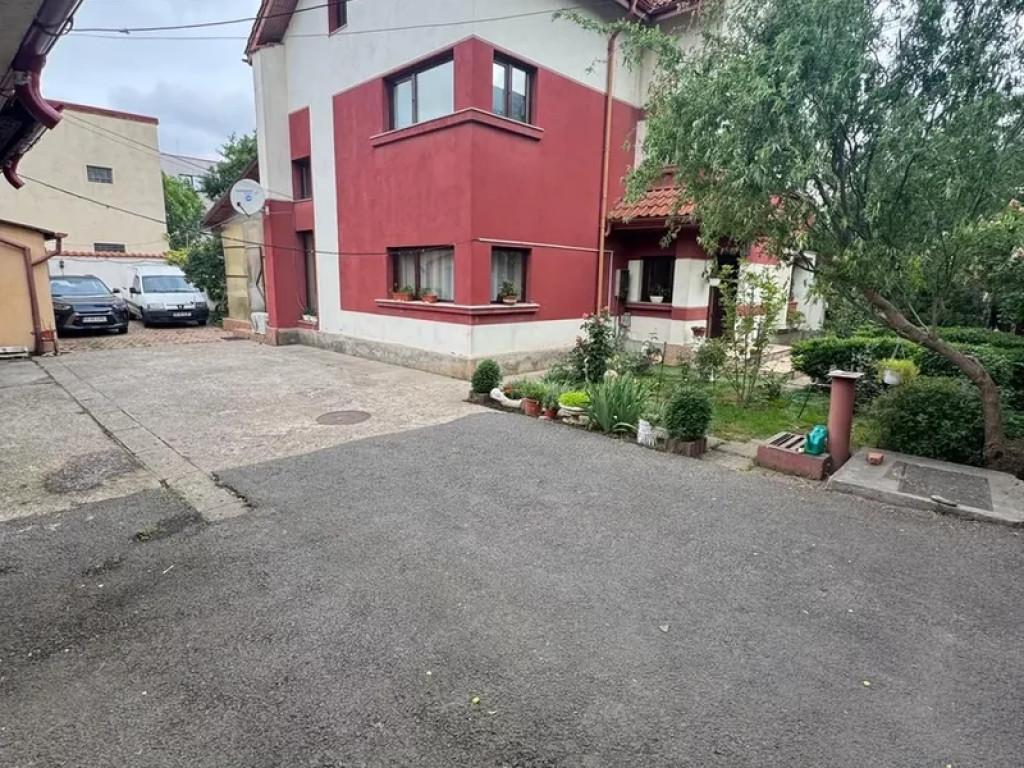 Casa,7cam,curte 650 mp.Cazare salariati.Camin batrani.etc..