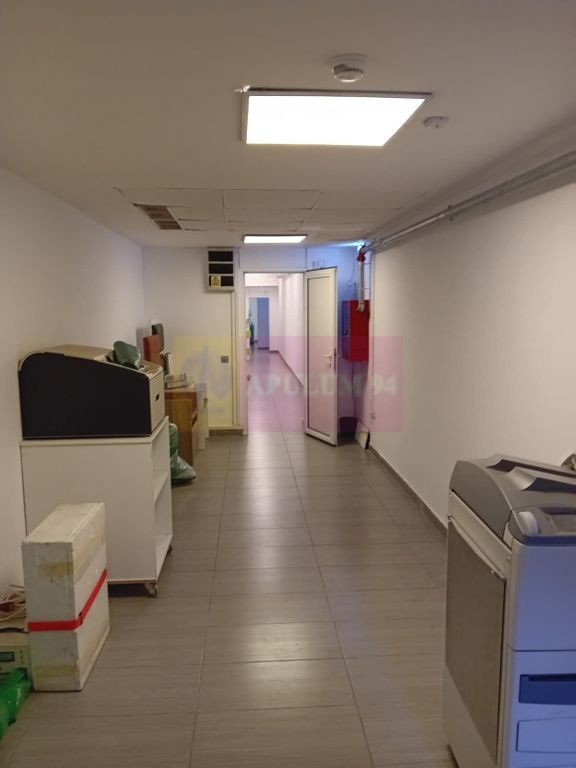 Spatiu 106 mp demisol, intrare separata, utilitati incluse