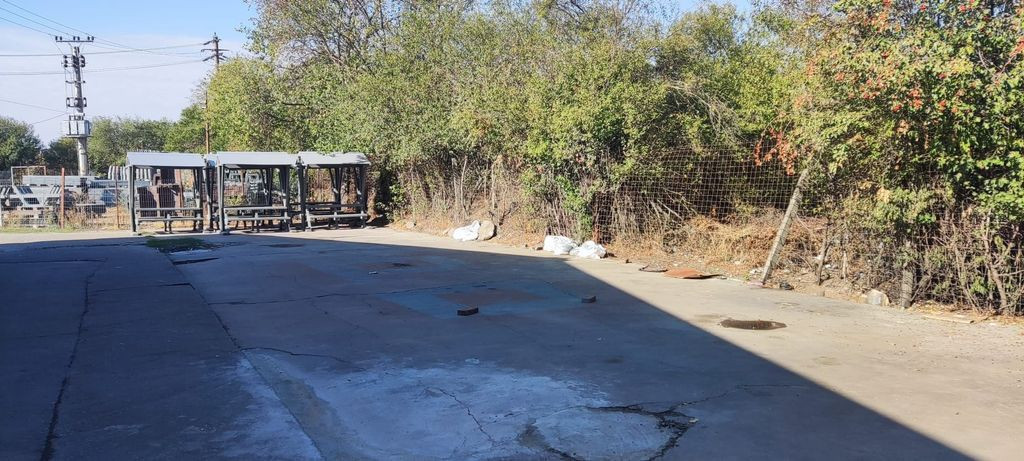 Hala pretabil service/detailling auto + curte proprie 240...