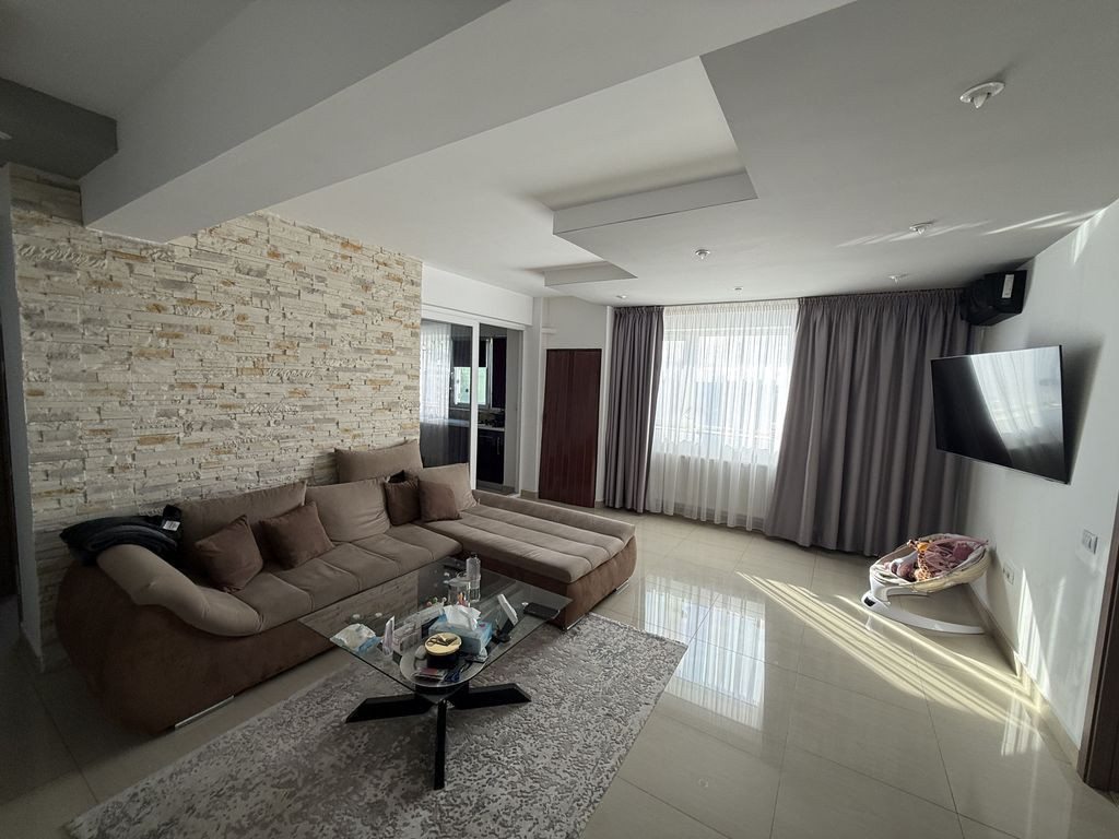 Apartament 3 camere zona Bratianu