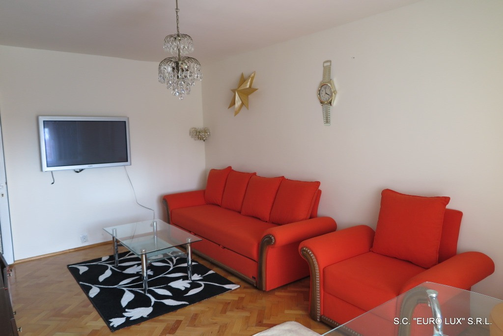 Apartament la casă cu 3 camere - prima închiriere - par...