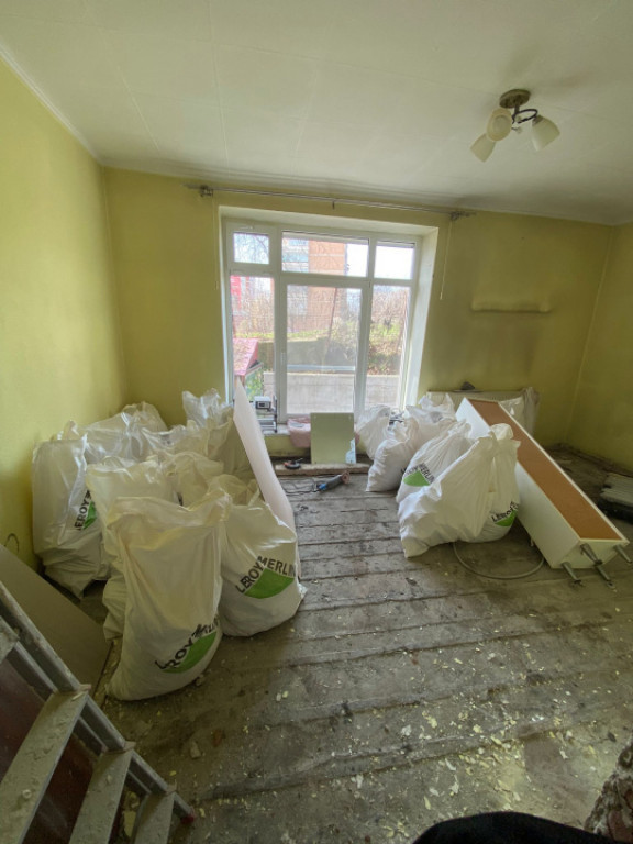 Garsonieră în curs de renovare, 34 mp, zona Centru