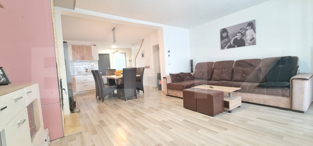 Casa cu 4 camere cartier Izvor Tarlungeni 2 locuri parcare