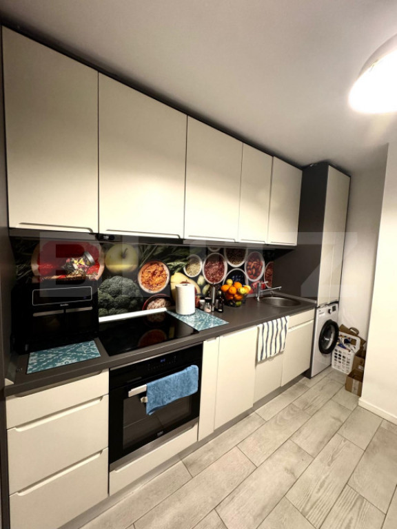 Apartament 2 camere, etaj intermediar, decomandat, zona cent