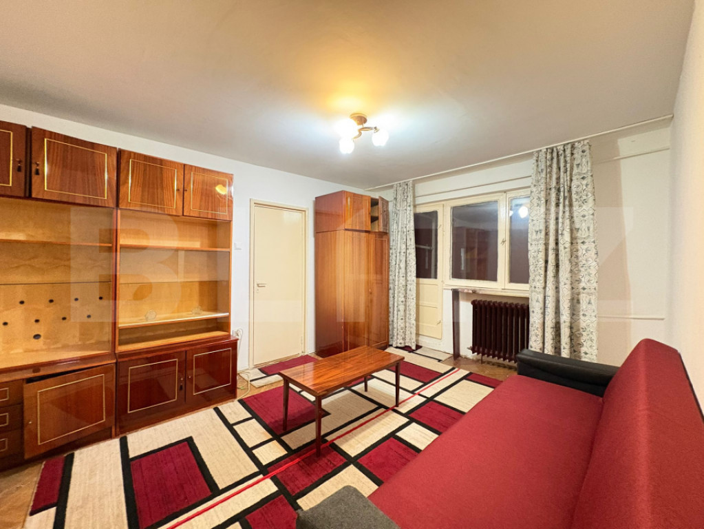 Apartament 3 camere, 54 mp, zona Sagului