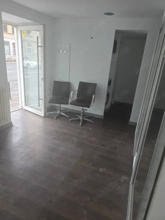 Vand spatiu comercial str. Lunga