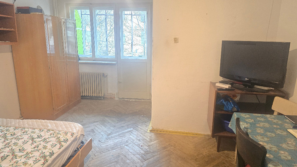 Vand sau inchiriez garsoniera in Deva, zona Dacia, etaj 1, mobilata