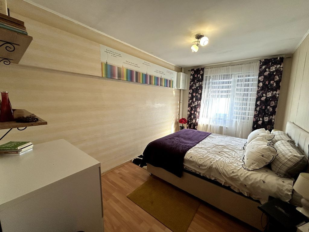 2 Camere Piata Constitutiei + Loc de Parcare