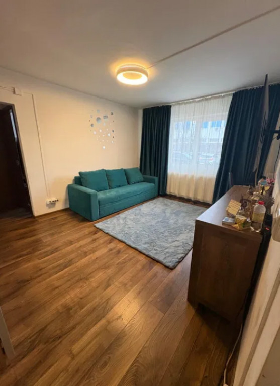 Apartament 2 camere, semidecomandat - zona Bartolomeu