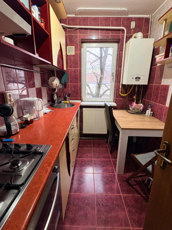 2 camere,etaj 3,zona Păcurari Alpha Bank