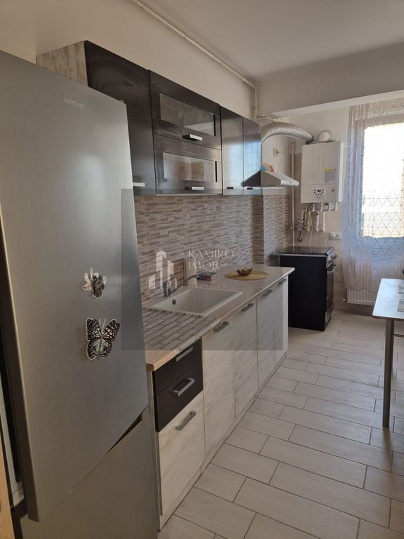 Garsoniera Decomandata 41mp - Sector 4 - Bulevardul Metal...