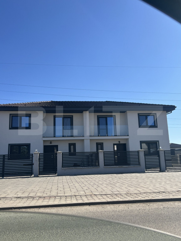 Duplex 4 camere, zona Logos Bistrita, acces in curte din 2 f