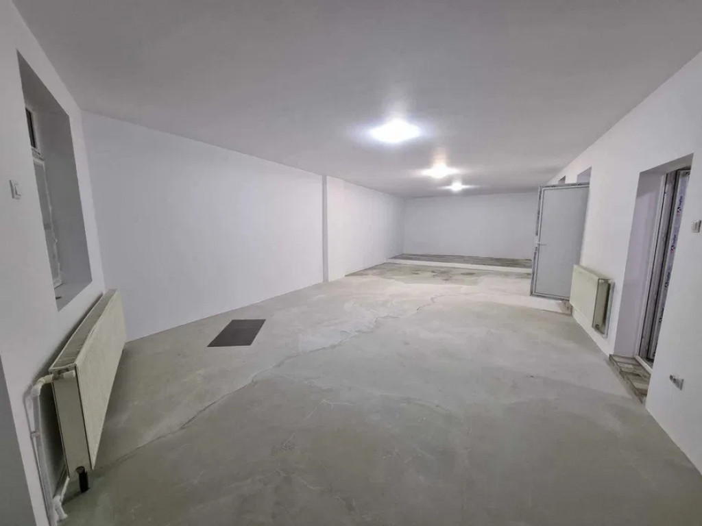 Spatiu comercial, 100 mp, zona Bariera Valcii