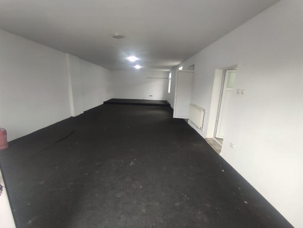 Spatiu comercial, 100 mp, zona Bariera Valcii