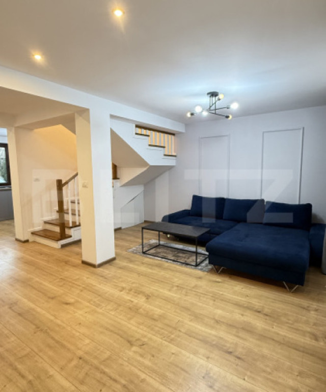 Casă înșiruită cu 5 camere | Lux | Tractorul |curte prop